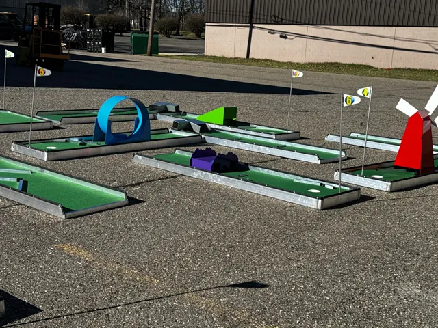 Wild Party Adventures mobile mini golf course, photo 15
